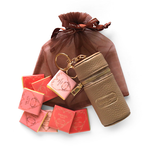 Carees De Chocolat  in Lip Case《グレージュ》